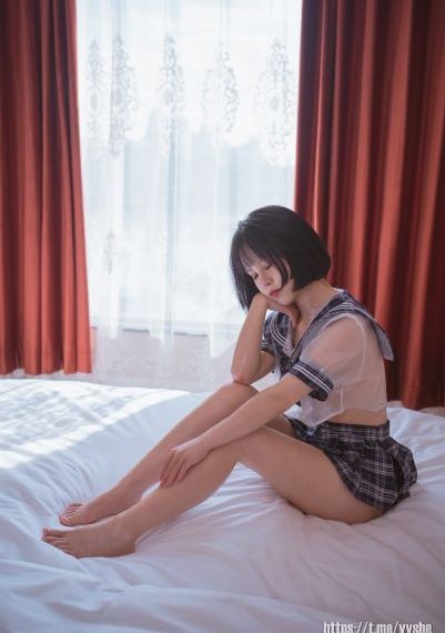 欧美吊带背心女_蓝光日本电影免费